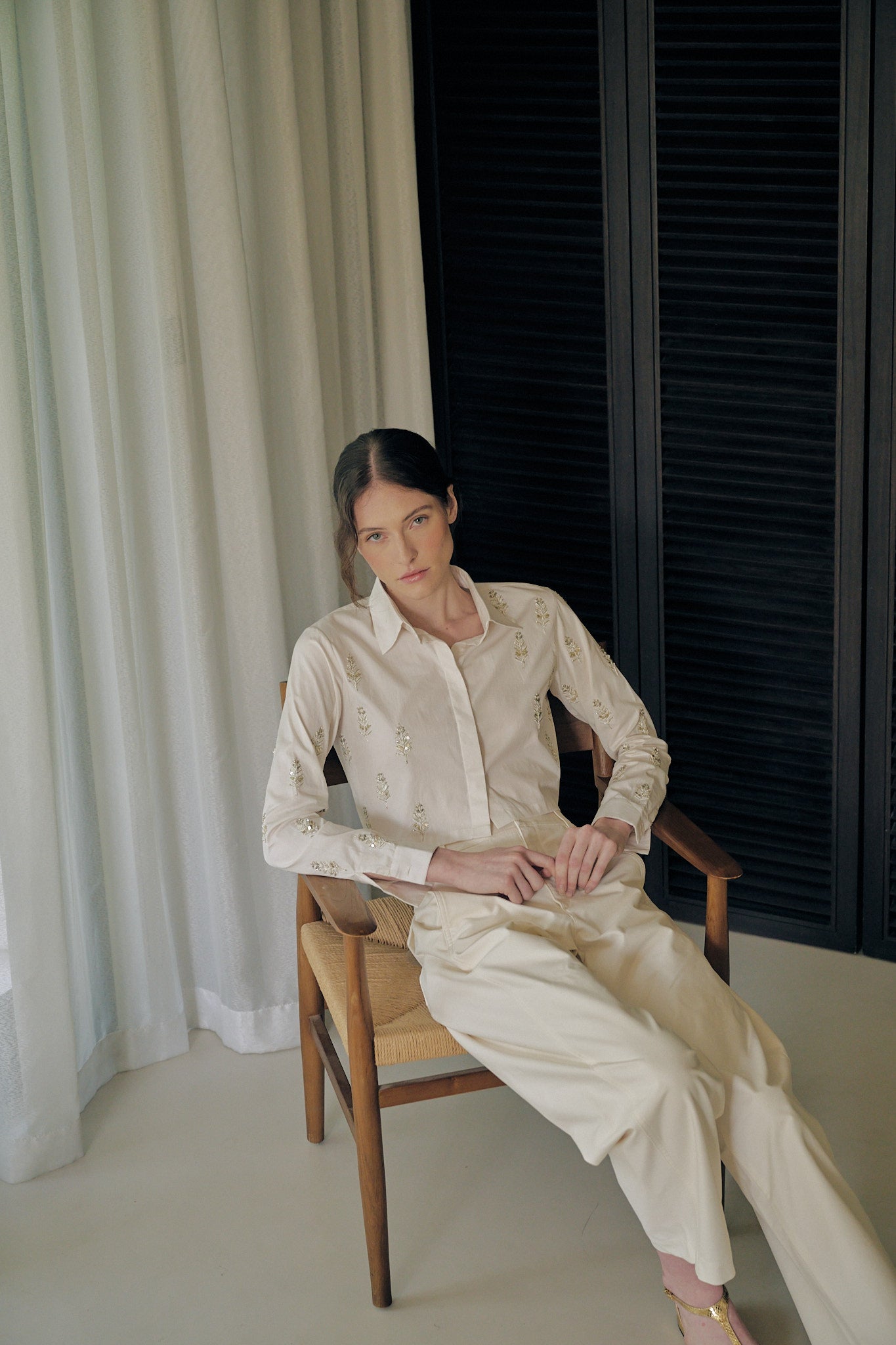 Off Shirtwhite Feather Cropped