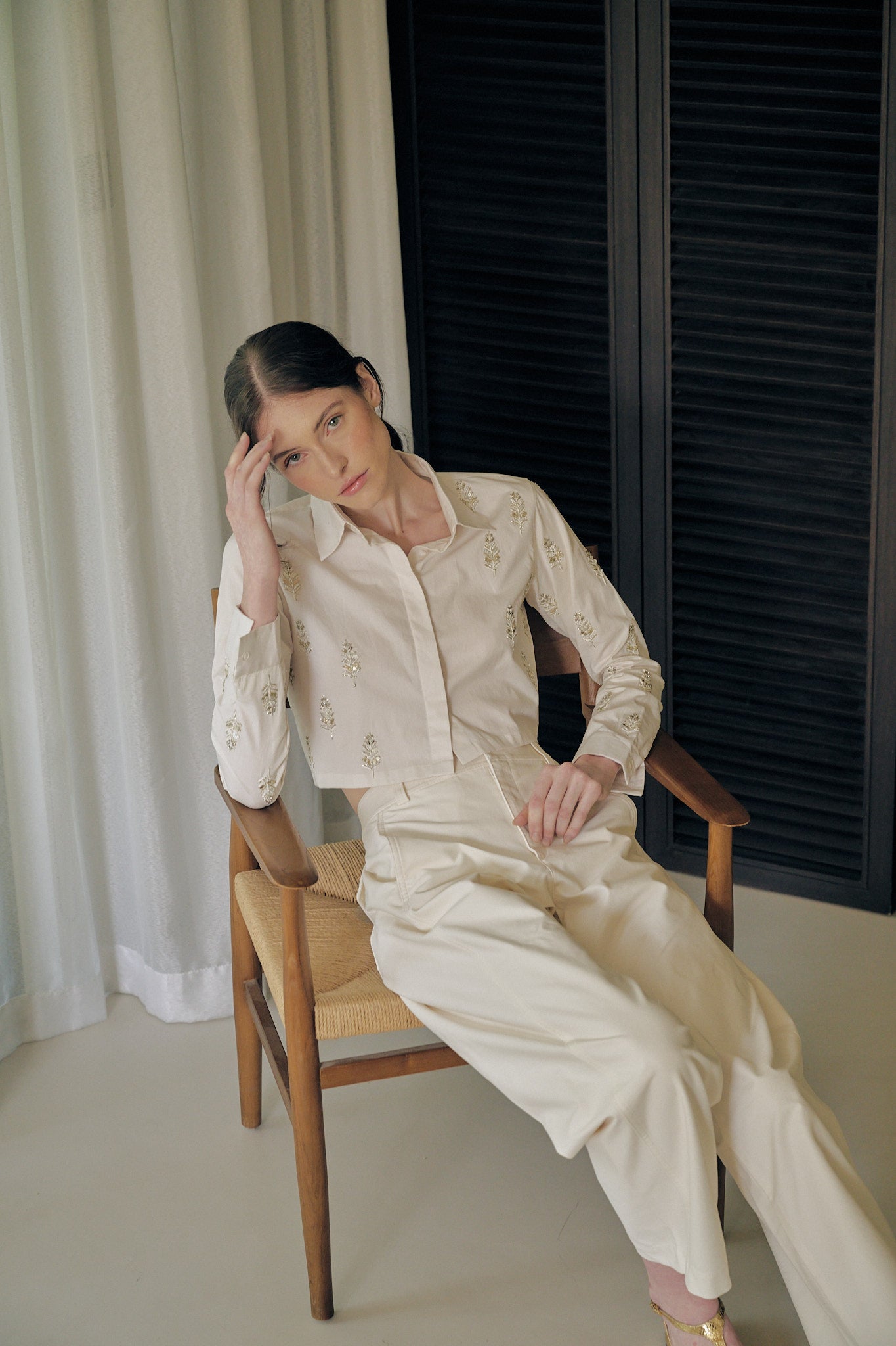 Off Shirtwhite Feather Cropped