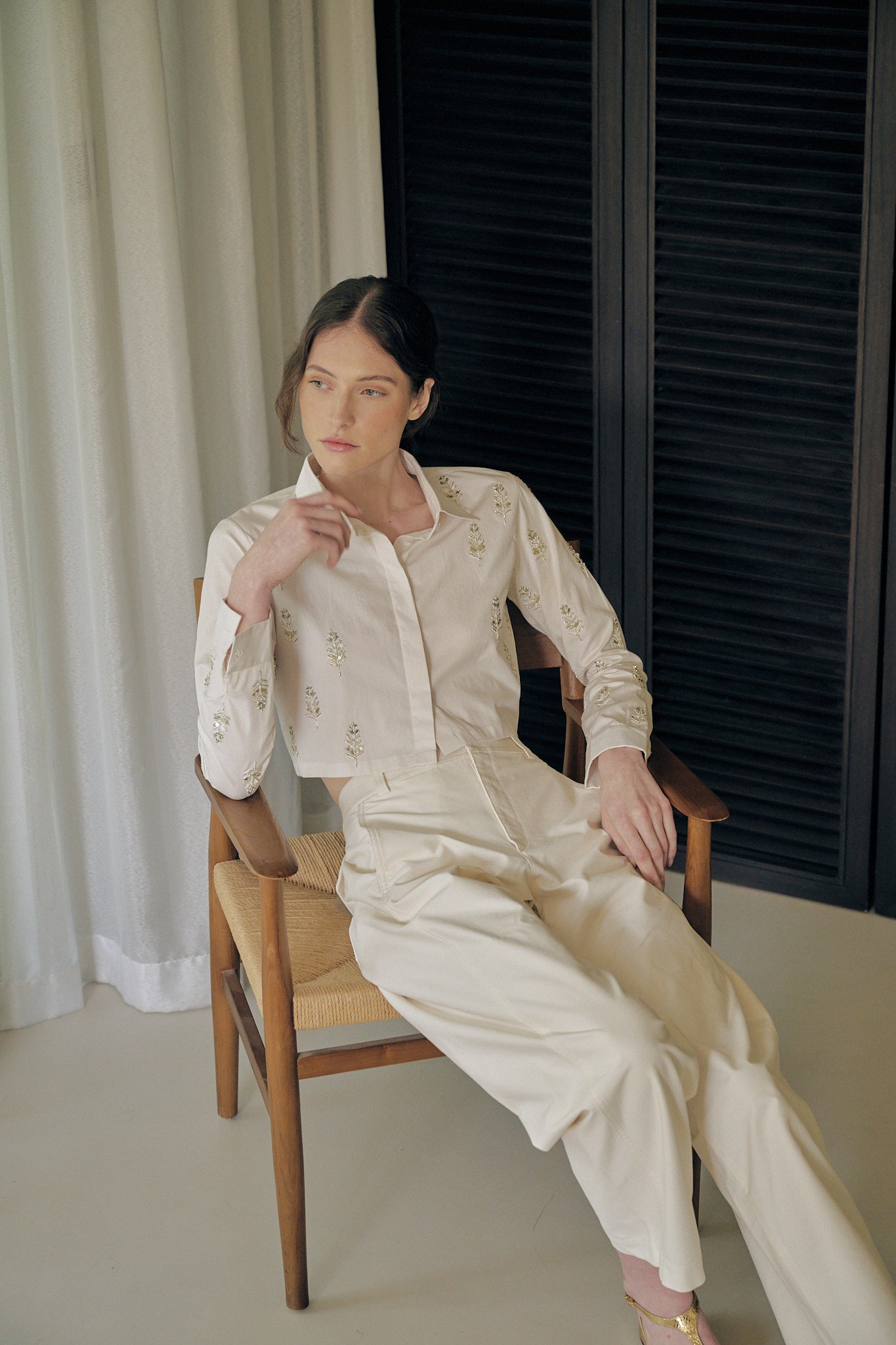Off Shirtwhite Feather Cropped
