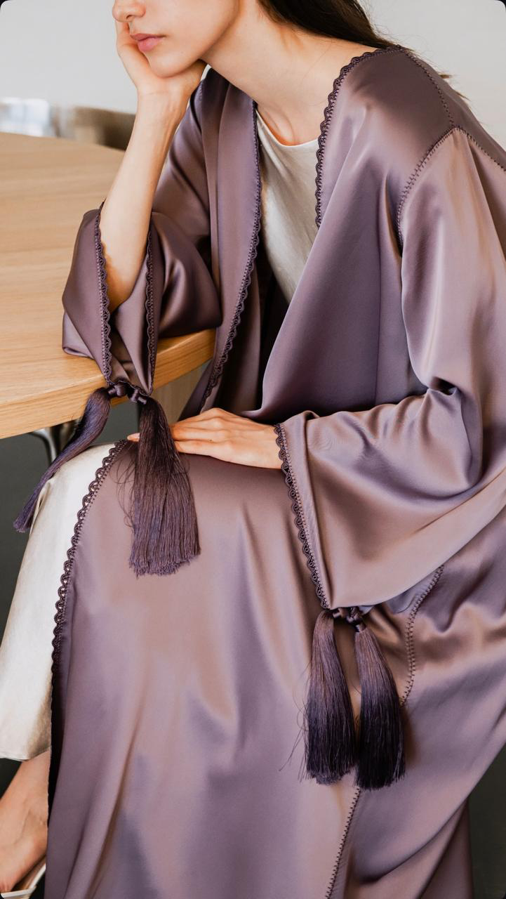 Satin abaya