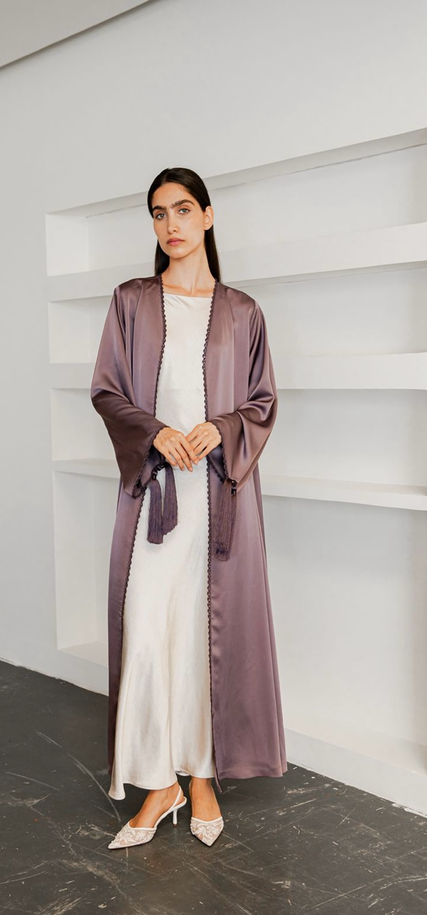Satin abaya