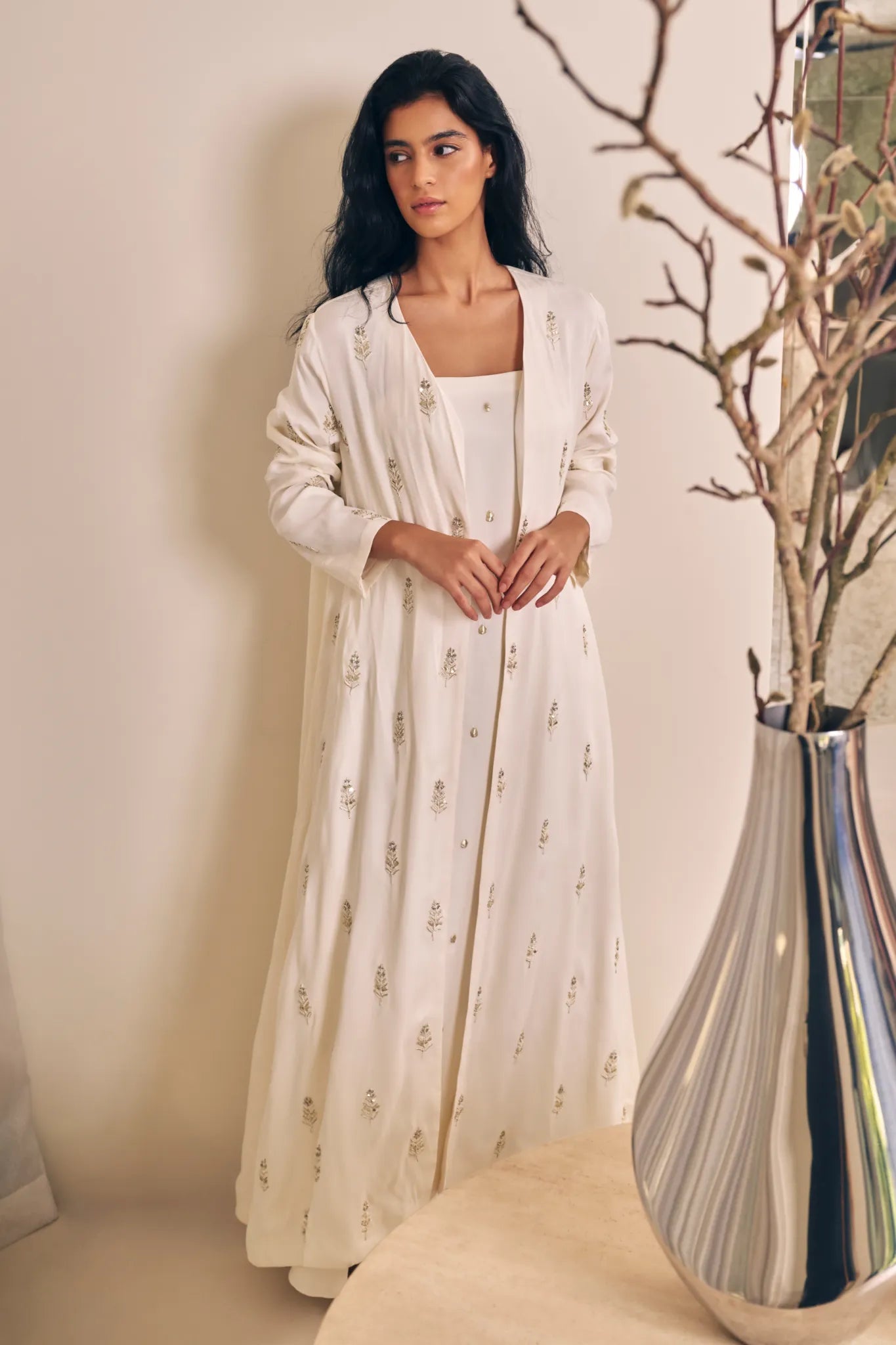 Ivory Abaya With Feather Embroidered On Front And Sleevless